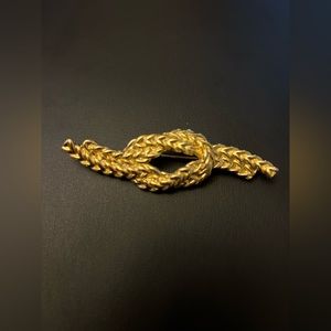 Trifari 1960’s Pin Depicting Gold Tone Sheaves Of Wheat – Signed